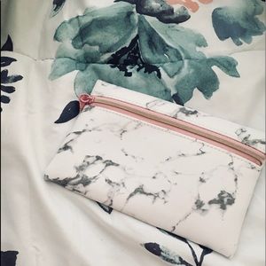 Ipsy make up pouch